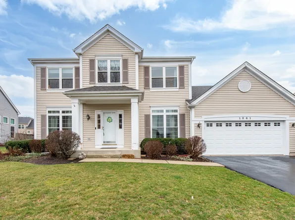 1061 Ravinia Dr, Gurnee, IL 60031
