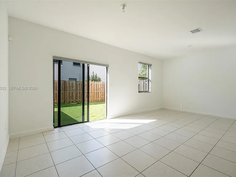 11933 SW 244th Ln — Photo 5
