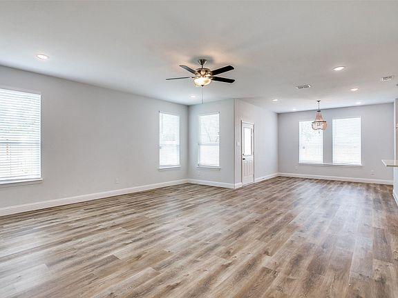 3rd image of 3105 Chihuahua St