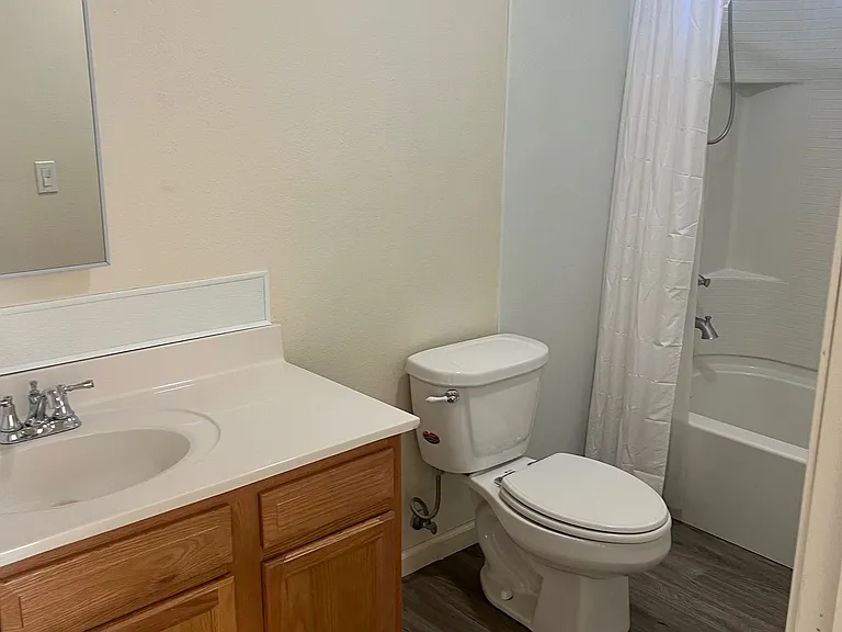 Ciniza Dr — Photo 10