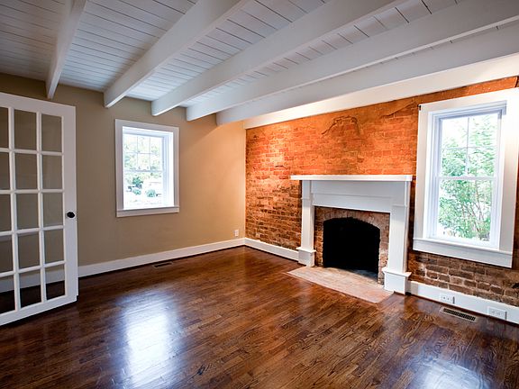 Master Bedroom (down)