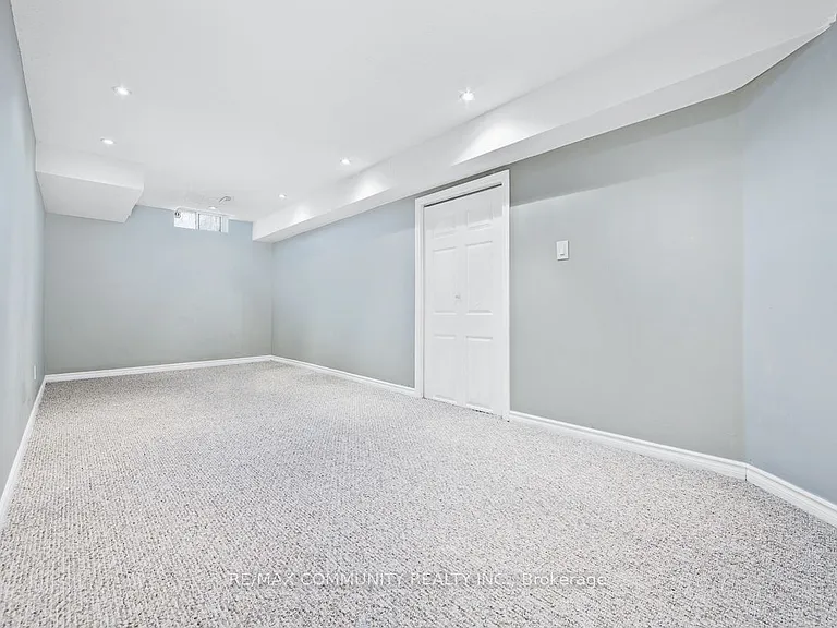 48 Riverwalk Pl — Photo 21