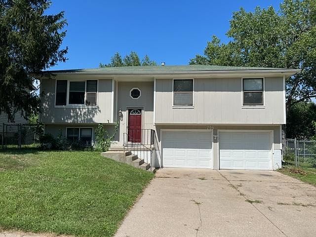 1st image of 716 W Leon Dr