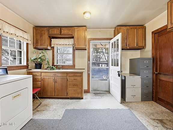 2nd image of 2407 Peartree Road