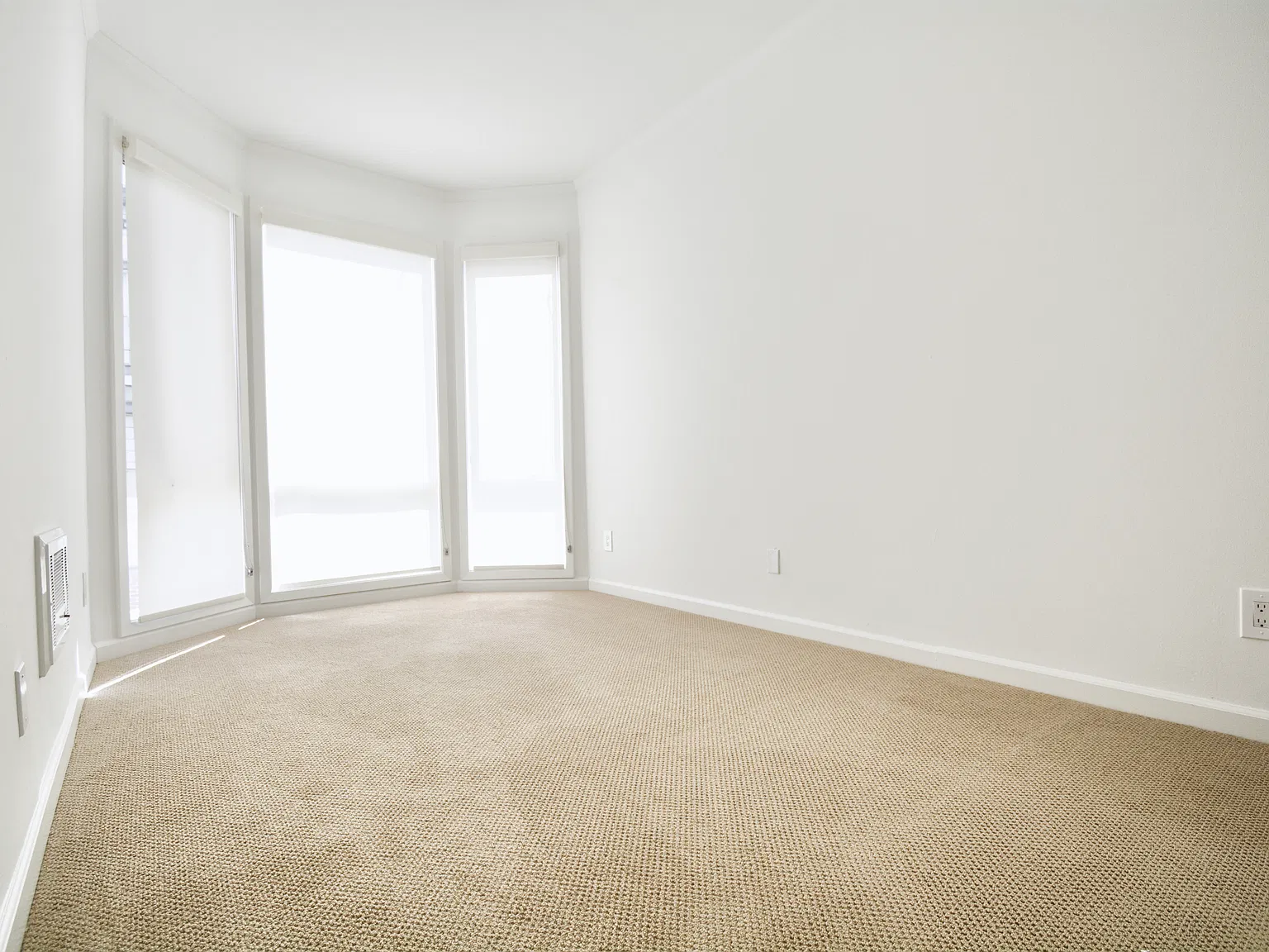 3 bed, 820 sqft, $4,600 — Photo 4