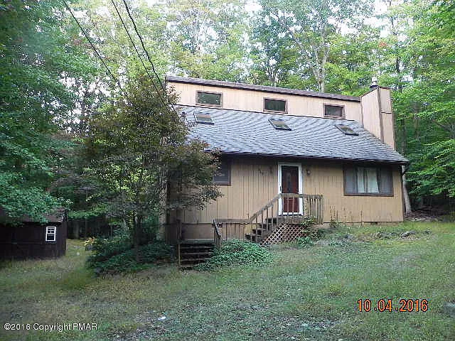 1049 Maple Dr photo 1