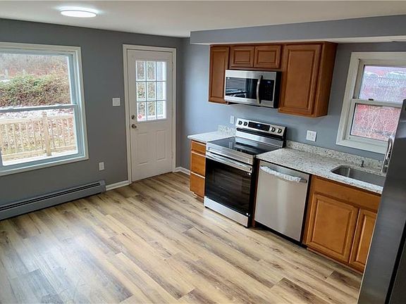 4th image of 2 Marichris Dr