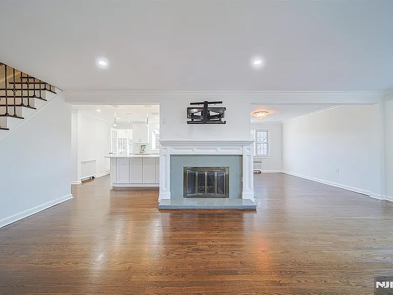 18 Lakeview Ave #181 — Photo 4