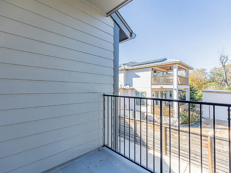 130 Rose Ln #202 — Photo 27