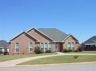 135 Emberly Ln, Warner Robins, GA 31088