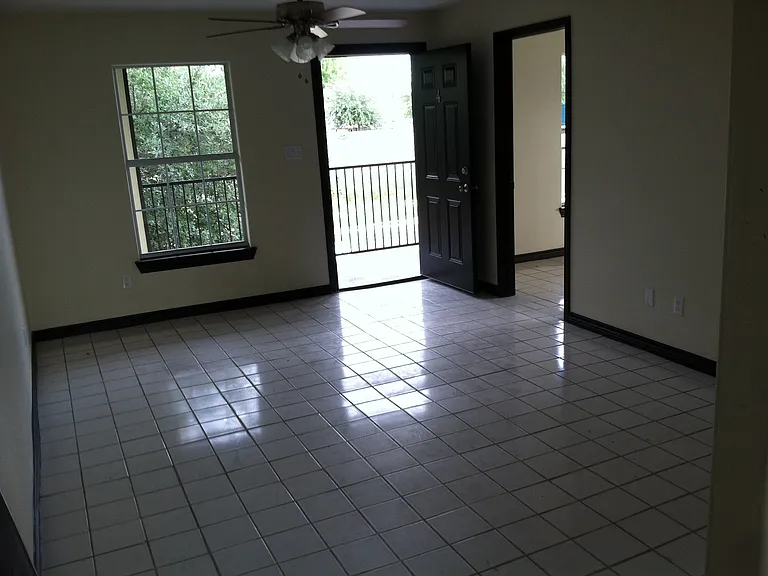 2419 Cross St — Photo 5