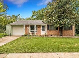 11802 Gay Glen Dr, Maryland Heights, MO 63043