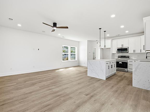4th image of 830 Whispering Tide Ct. Unit B