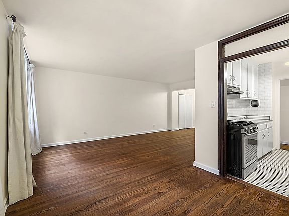 5th image of 31-85 Crescent St #212