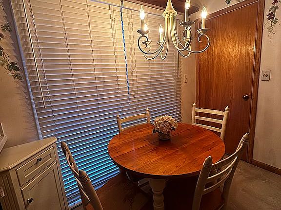4th image of 18241 Jamestown Cir