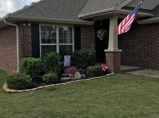 3268 River Crest Dr S, Helena, AL 35080