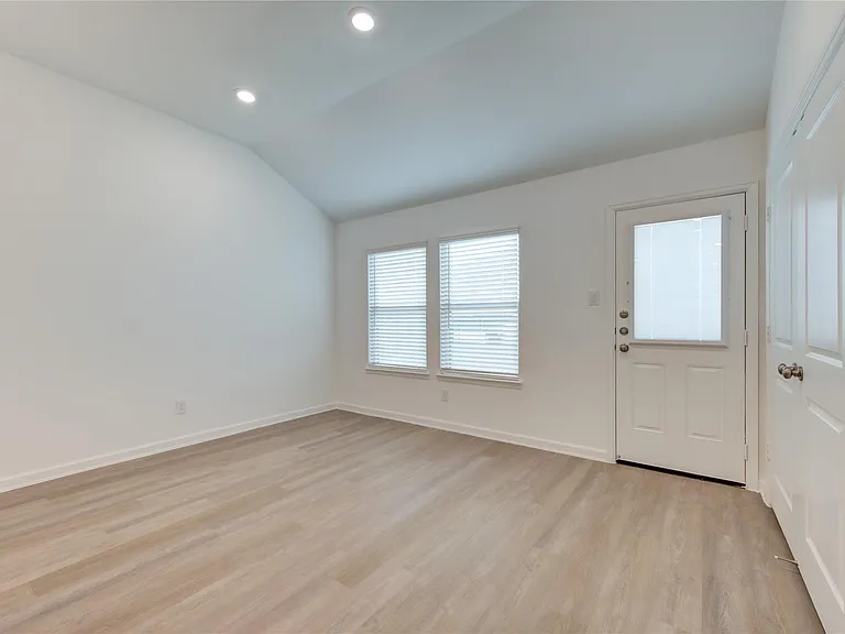 5607 Rock Head Ranch Trl — Photo 27