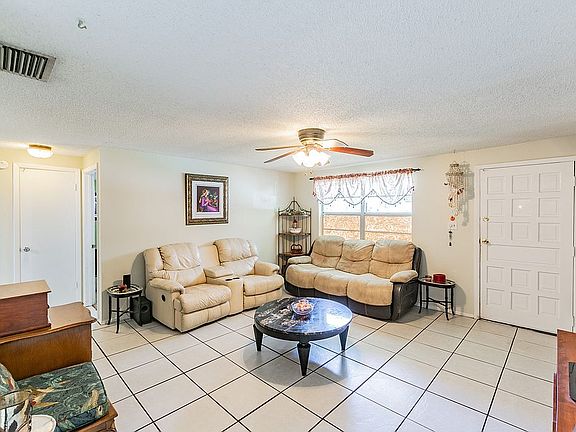 4th image of 115 Joyce St