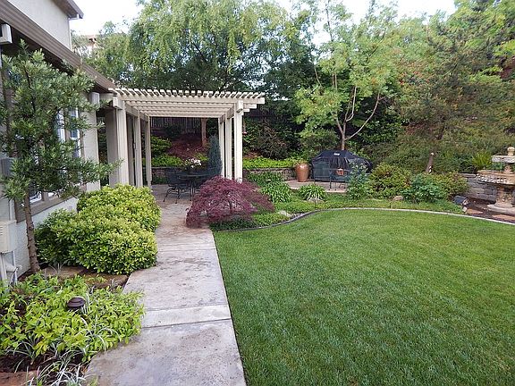 5th image of 6144 Edgehill Dr