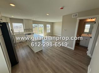 8867 Granite Ct, Woodbury, MN 55129