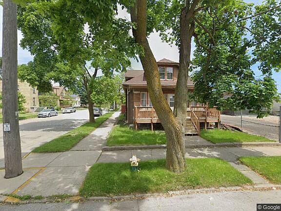 2nd image of 1634 Albert St
