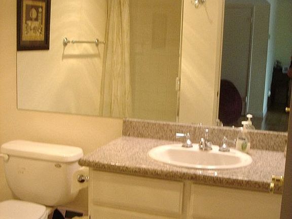 2nd image of 645 Balboa Ave APT 2
