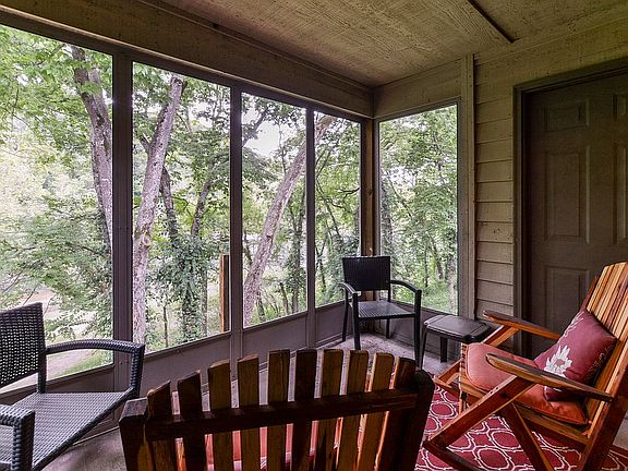 3rd image of 364 Wimbledon Dr #11