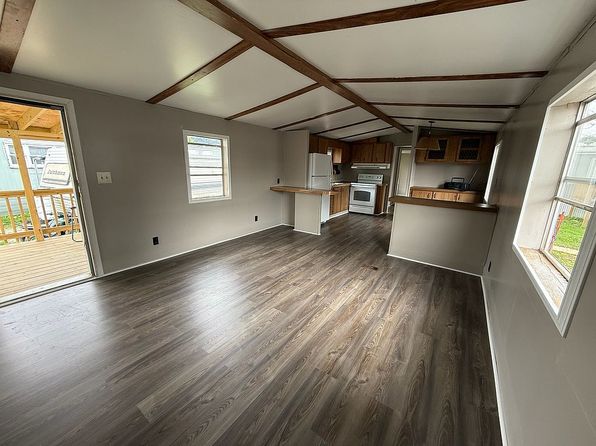 1003 W 3rd St Trailer 3
