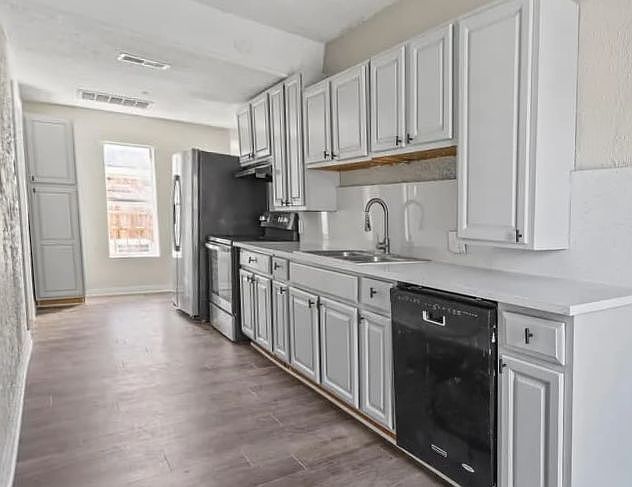 1st image of 610 Netherland Dr
