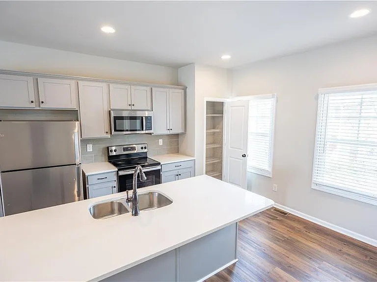 3657 Princeton Ave — Photo 8