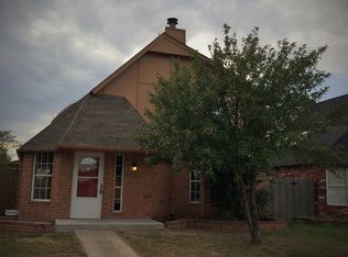 2143 Goodrich Dr, Moore, OK 73170