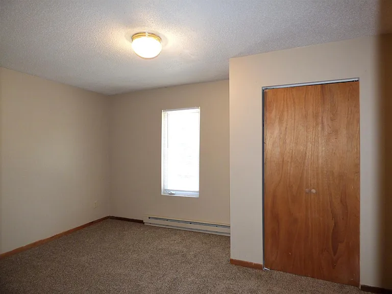 13 11th Ave NE #2 — Photo 6