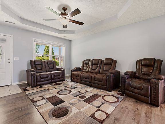 4th image of 4101 Lenore Ln