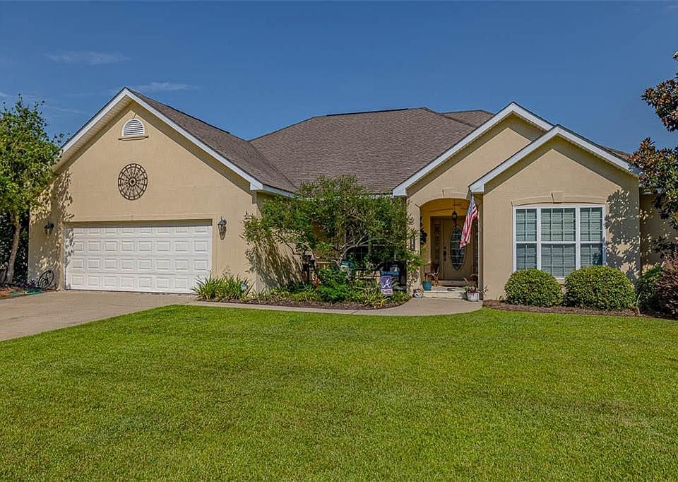 1st image of 284 Wellington Pl