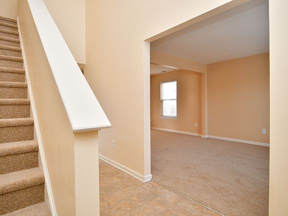 4th image of 705 Winding Grove Dr