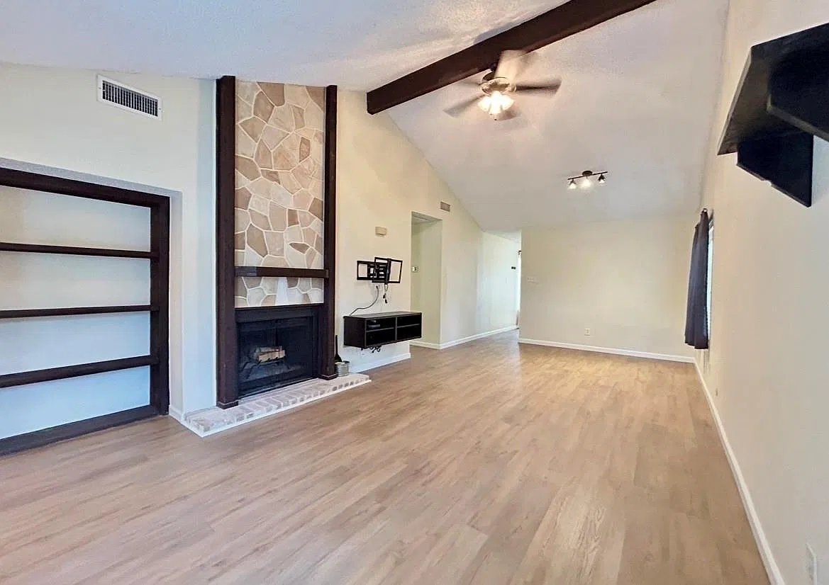 2 bed, 1276 sqft, $1,700 — Photo 4