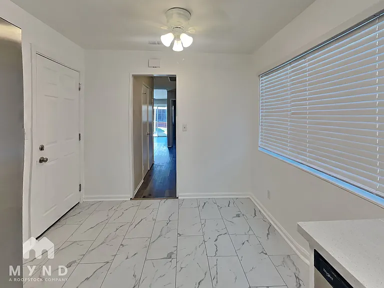 2421 Cypress St — Photo 5