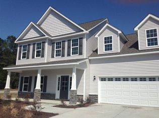 207 Mango Pl S, Hubert, NC 28539