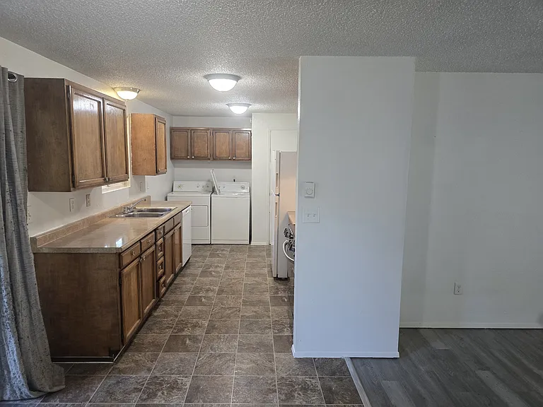 9625 Evergreen Valley Rd SE #B — Photo 4