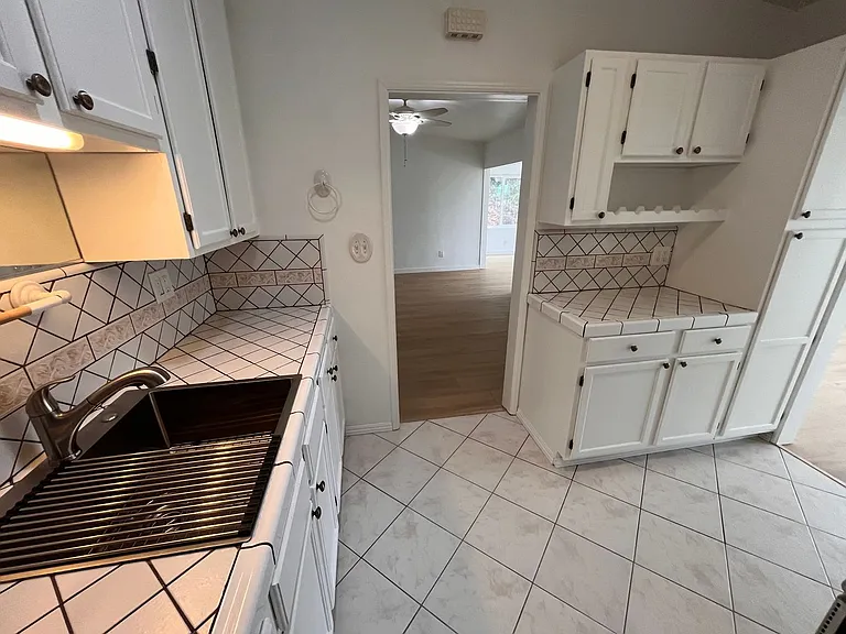 1560 Galveston St — Photo 30