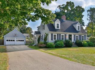 10 Porter St, Wenham, MA 01984