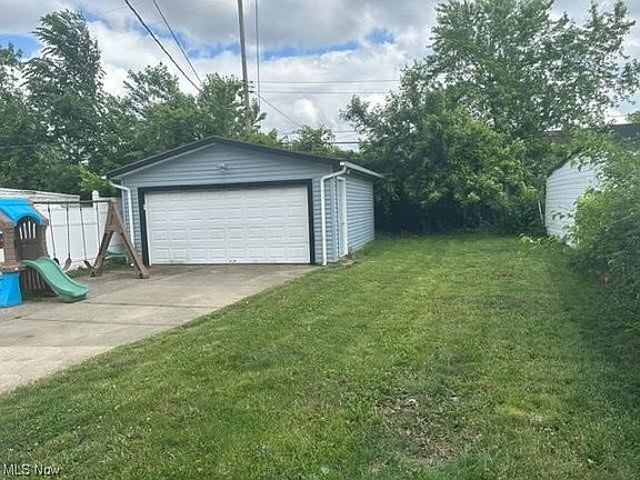 4th image of 13511 Highlandview Ave