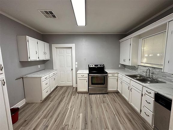 4th image of 918 NW 6th St