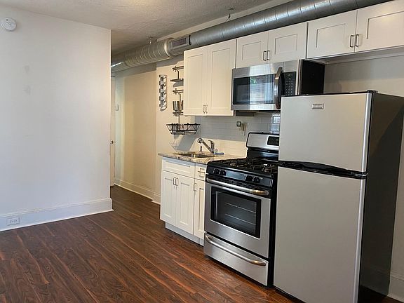 2nd image of 1806 Bainbridge St Floor 2