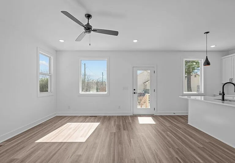 1316 E Lenoir St — Photo 13