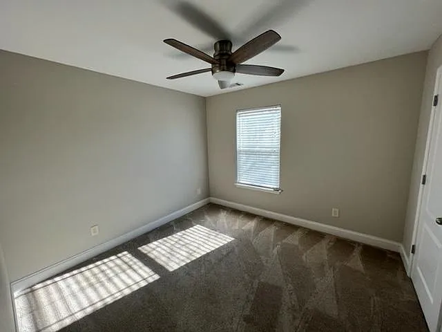 19 Greenfield Dr — Photo 14