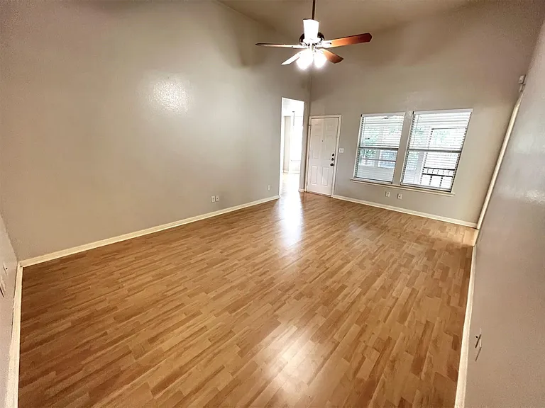 803 Sable Trail Ct — Photo 2
