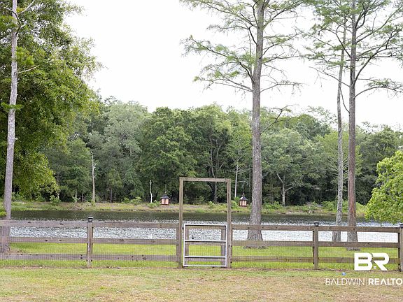 2nd image of 224 Lakefront Cir