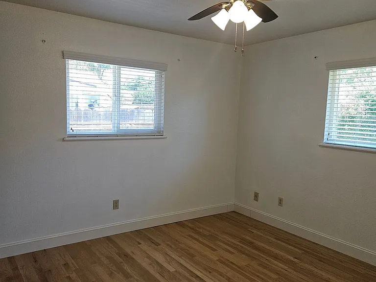 1610 Springwood Dr — Photo 10