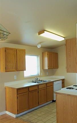 4th image of 4763 Poppy St
